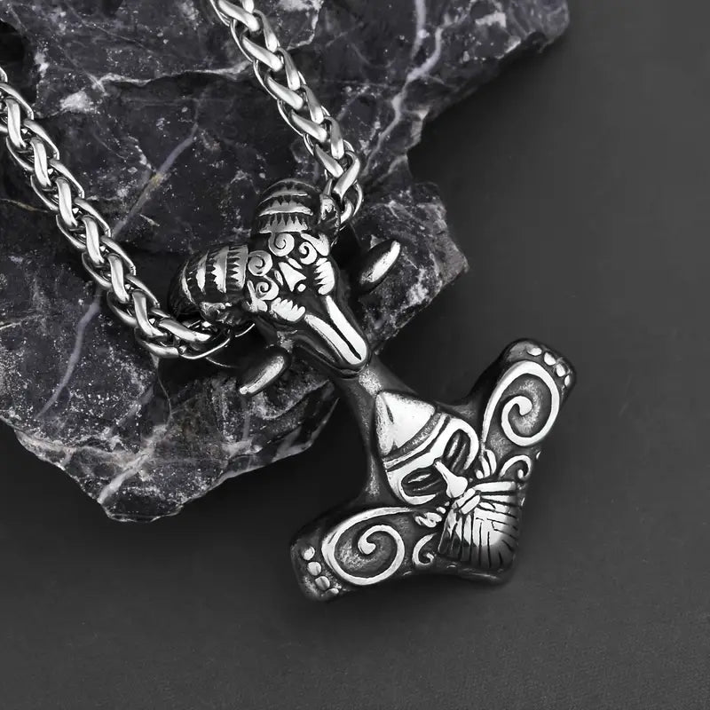 Viking halsketting met Thor's hamer, Viking en ram