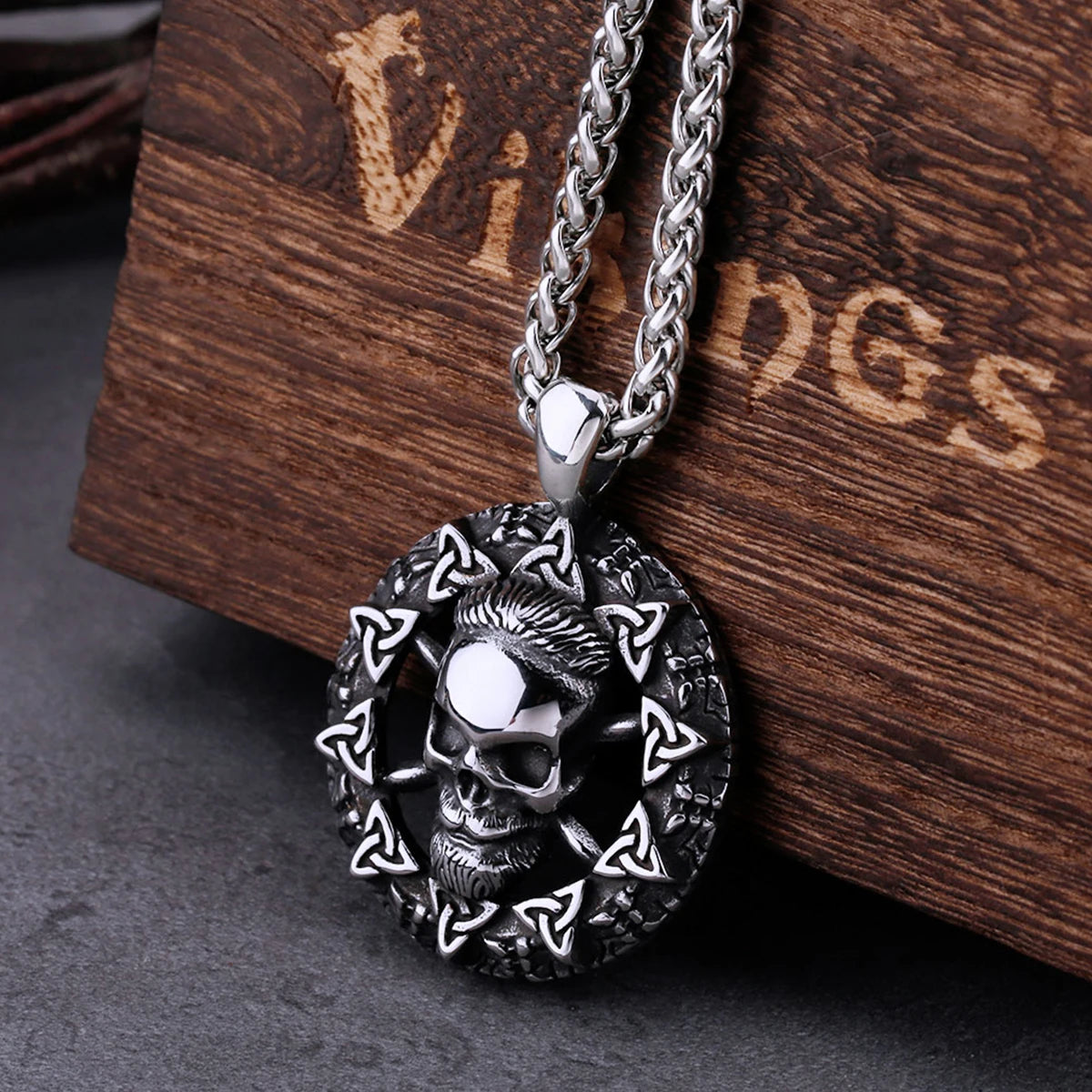 Viking Halsketting met Skull en cirkel met Valknuts