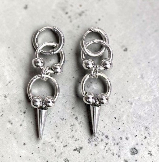 Kleine Punk oorbellen met ringen en bolletjes