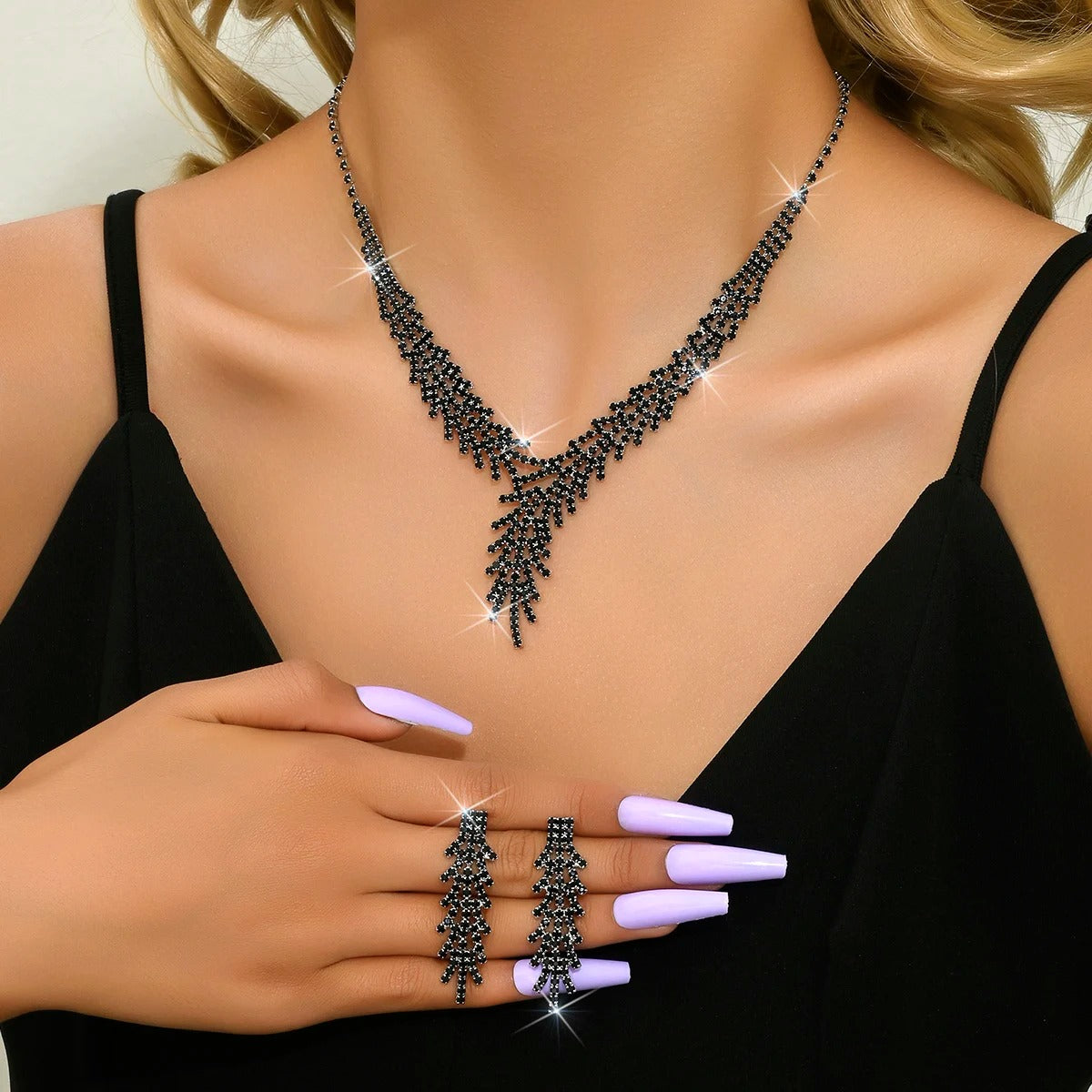 Sieradensetje met zwarte strass steentjes