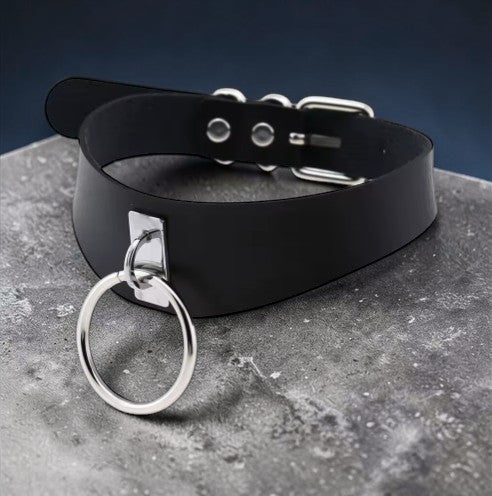 Lederen choker met ring