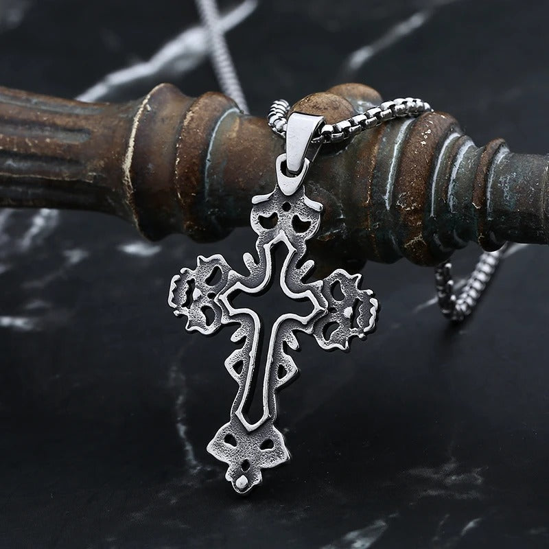 Halsketting met Gothisch kruisje