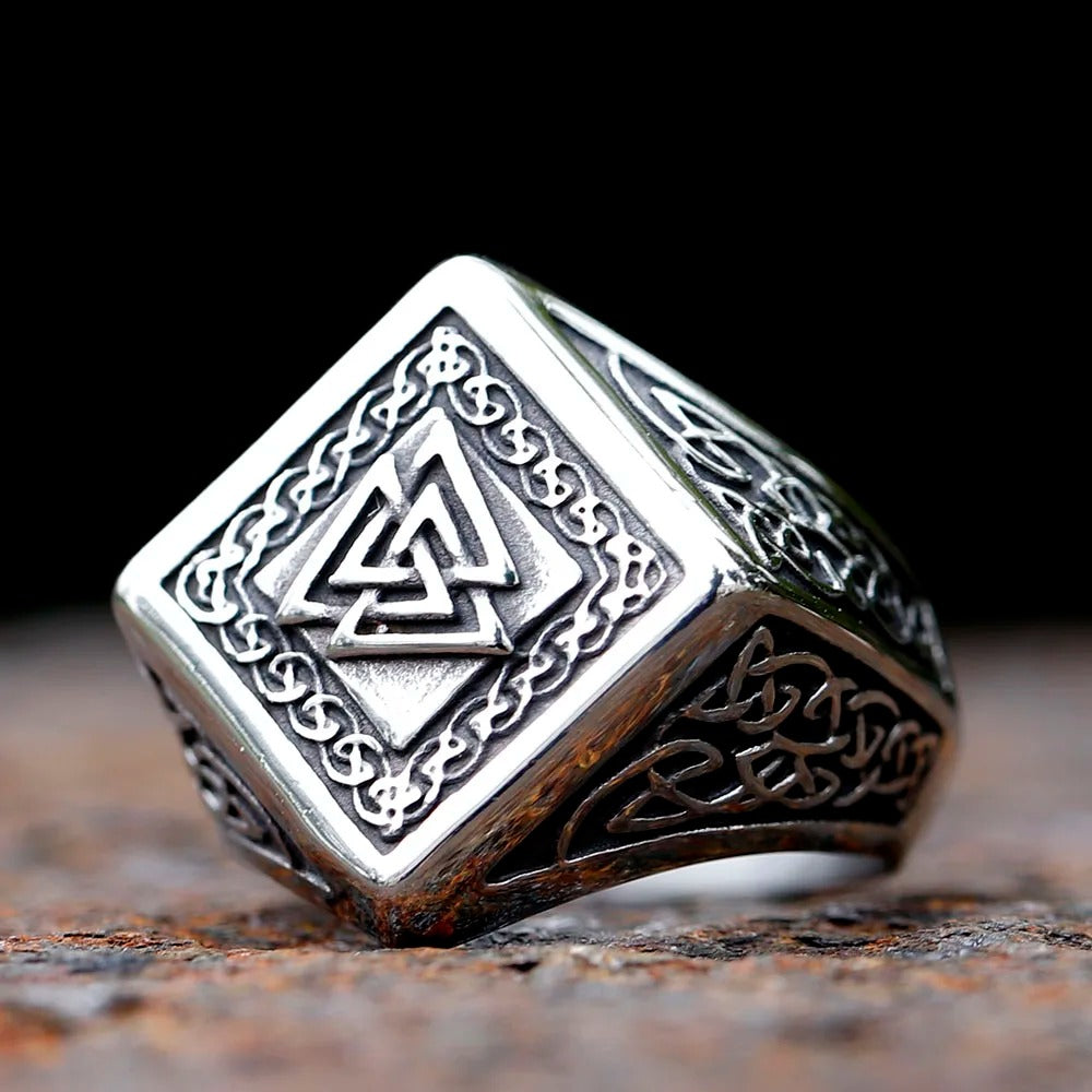 Vierkante stalen Viking herenring met Valknut afbeelding