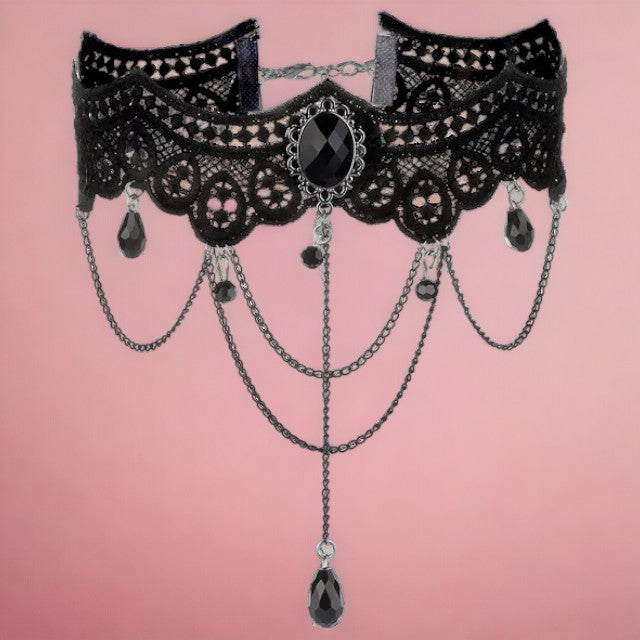 Zwarte kanten Gothic choker met golven en lange ketting met parel