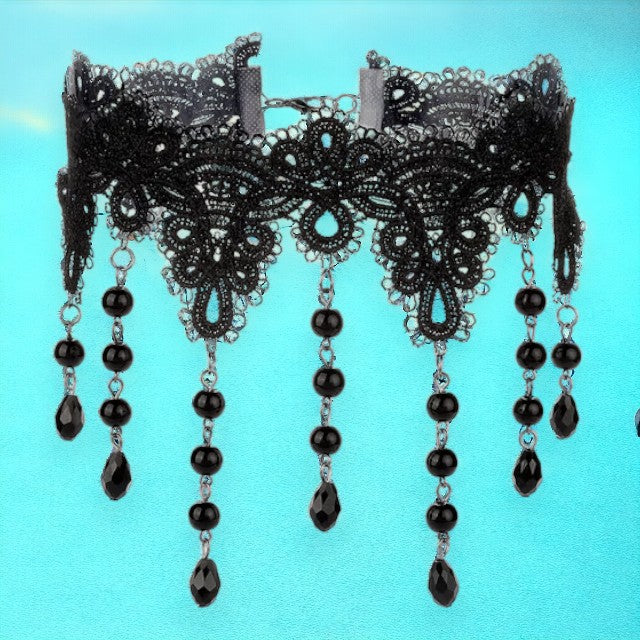 Brede zwarte kanten Gothic choker met ronde zwarte parels