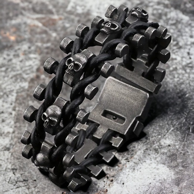 Groffe herenarmband met lederen bandjes en schedels