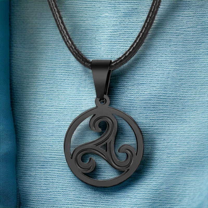 Lederen koordketting met Triskelion
