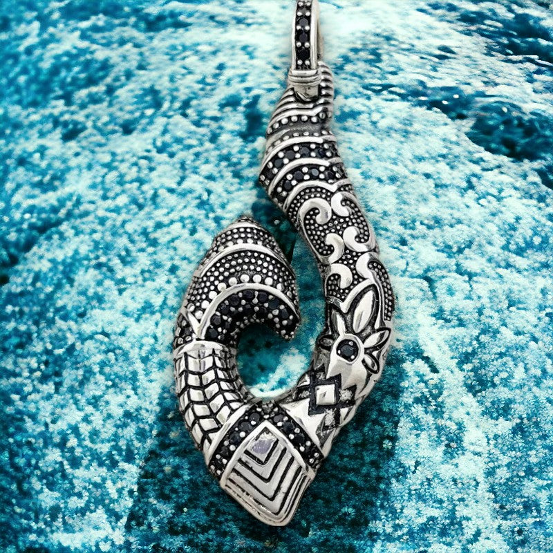 Prachtige Maori Fishhook met lederen koordketting