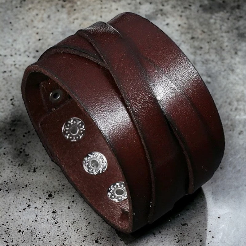 Lederen armband met criss-cross band
