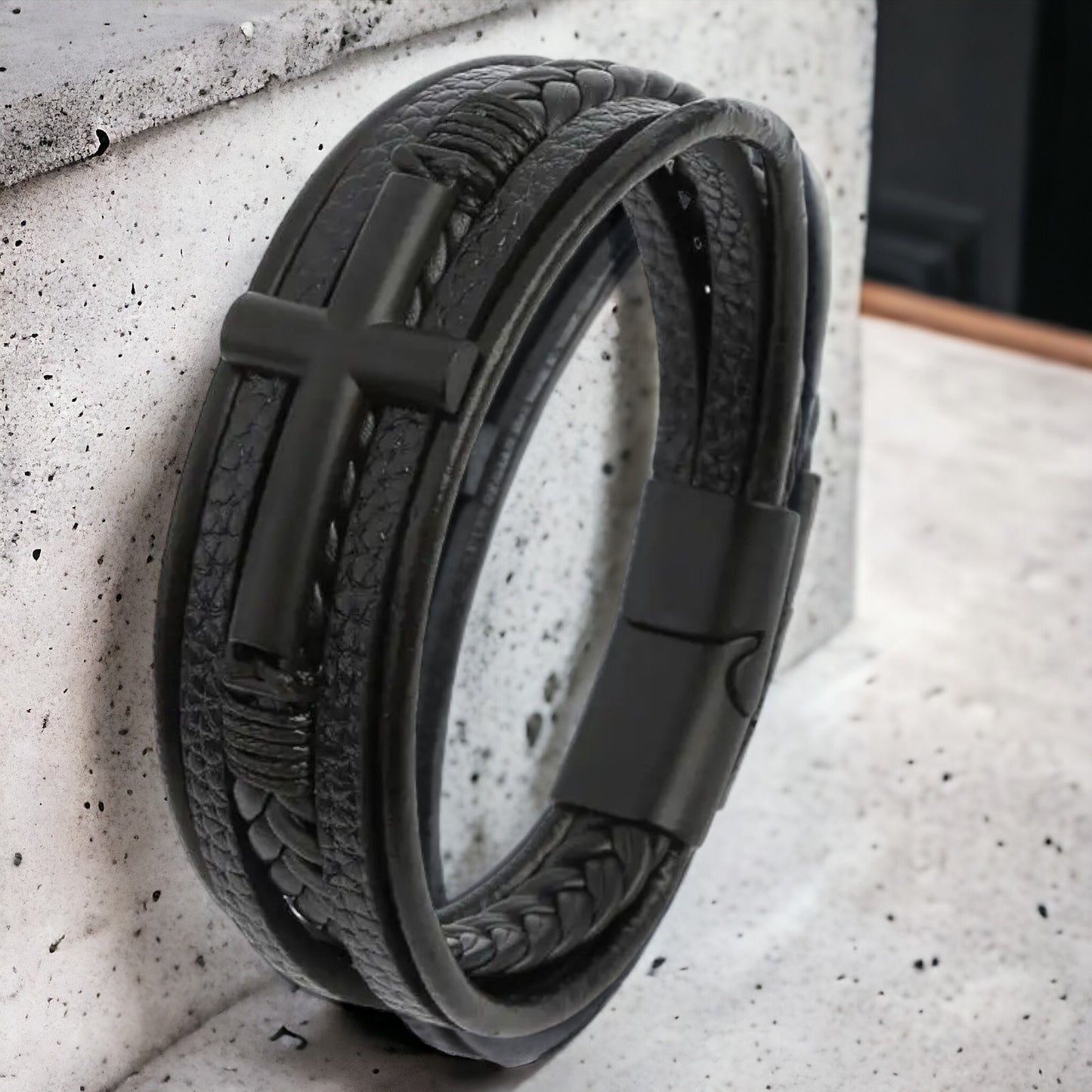 Multilayer herenarmband met groot zwart kruisteken in verschillende kleuren