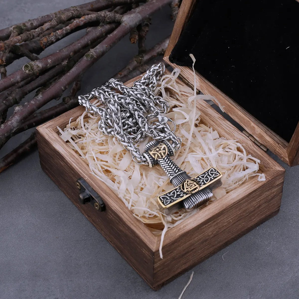 Luxe vikingketting hamer van Thor in houten luxe verpakking