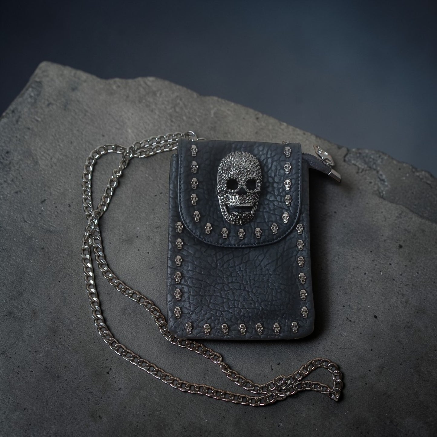 Skull gsm-tasje met ketting