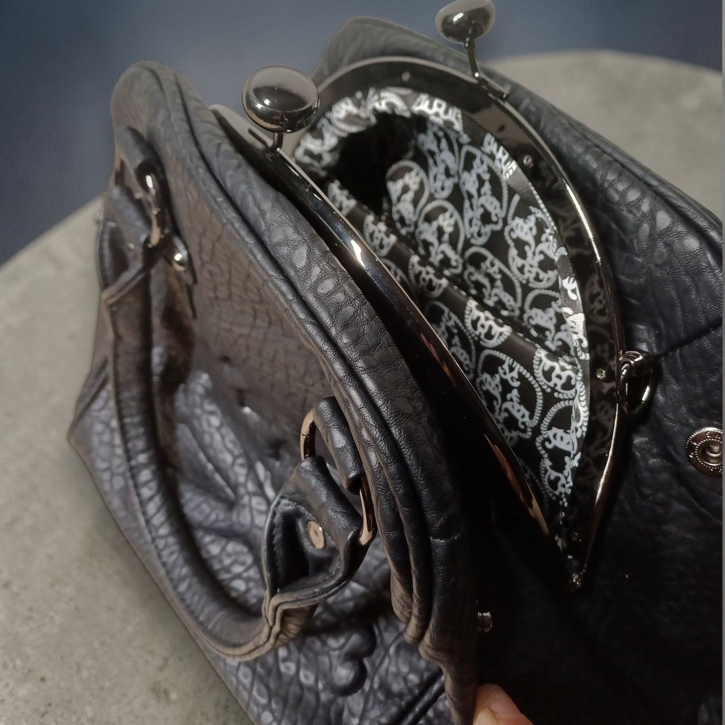 Grote Skull handtas met portemonee sluiting