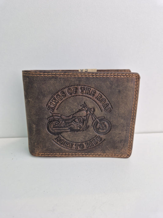 Lederen herenportefeuille me moto en tekst "Kings of the road, Born to ride"