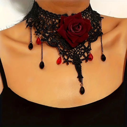 Zwarte kanten Gothic choker met mooie rode roos en rode en zwarte pareltjes