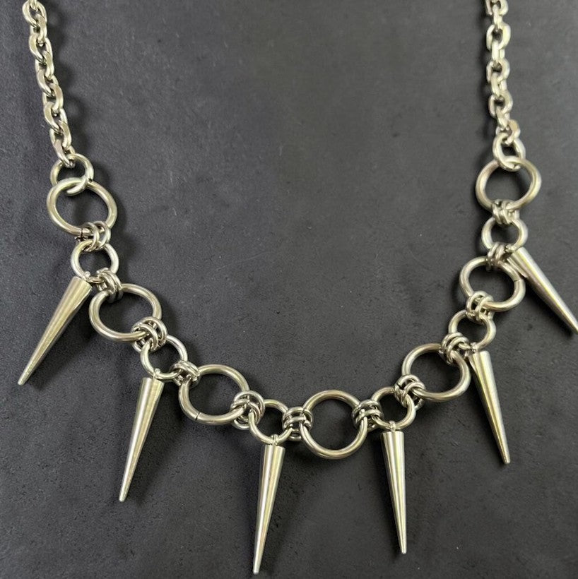 Stalen Punk choker met 6 pinnen