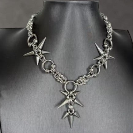 Kettingchoker met uitlopend stuk