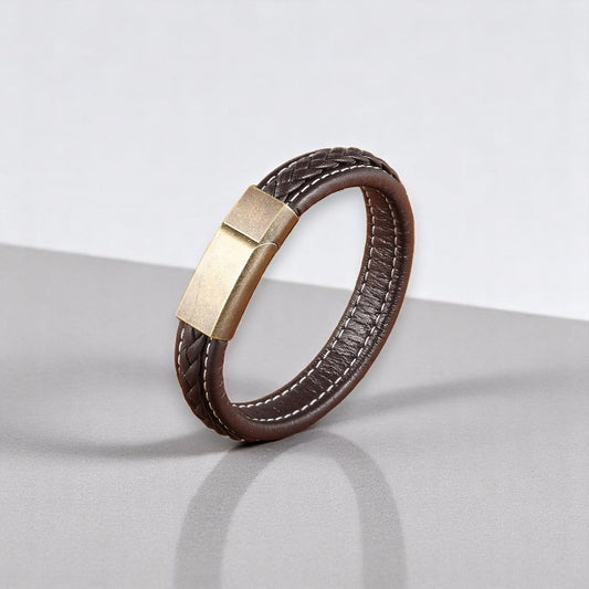 Lederen herenarmband met vlecht en stiksel