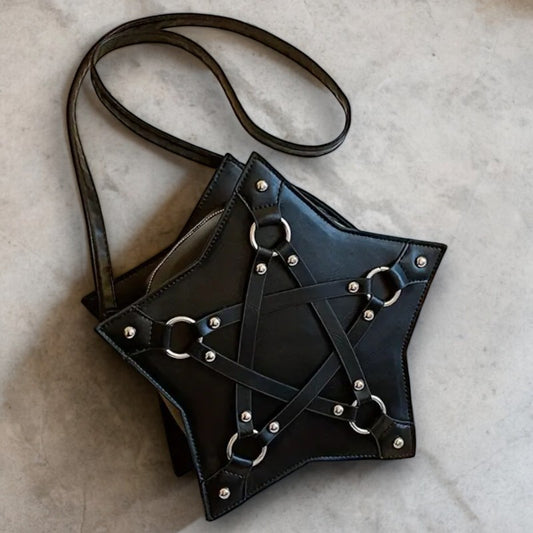 Gothic Pentagramvormige handtas met studs, ringen en riempjes