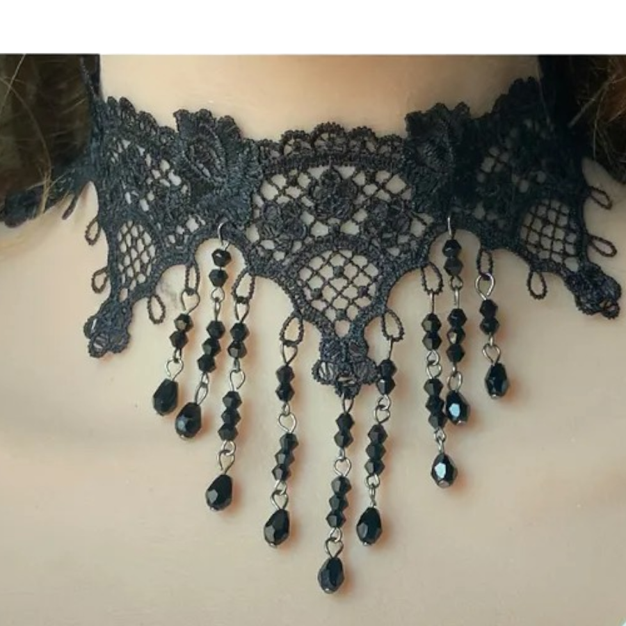 Romantische zwarte kanten choker met bloemetjes en kettingkjes