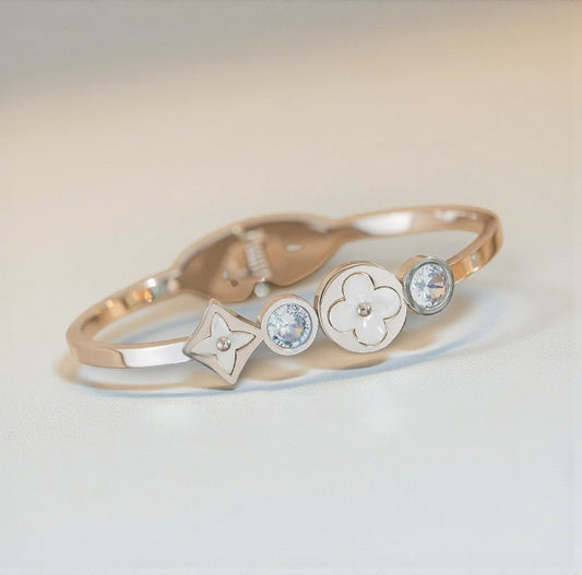 Stijve scharnierarmband met klavertje, ster en diamantjes