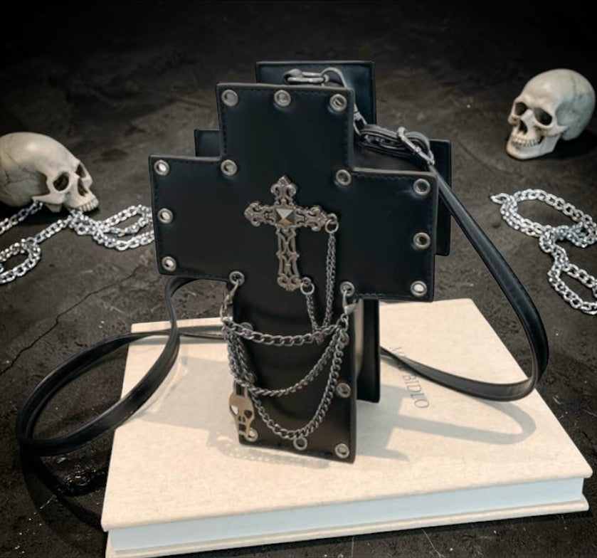 Gothic handtassen in kruisvorm