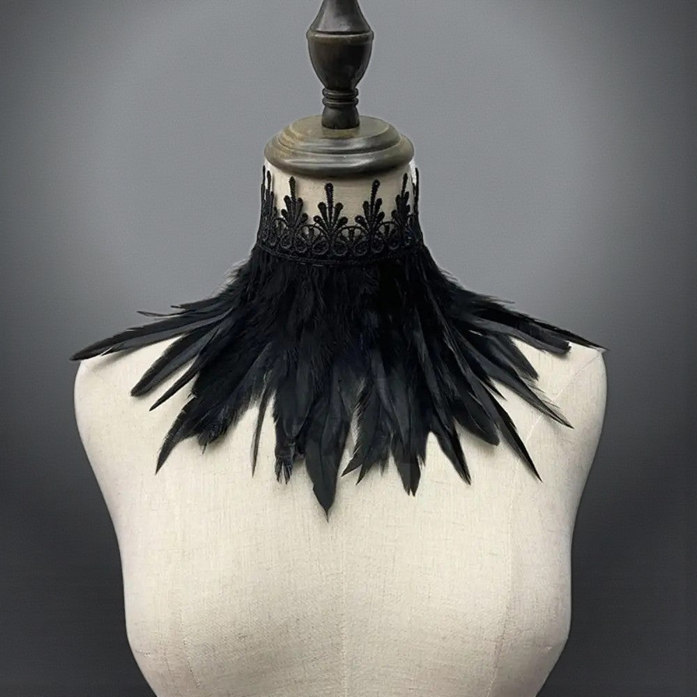 Kanten choker met veren