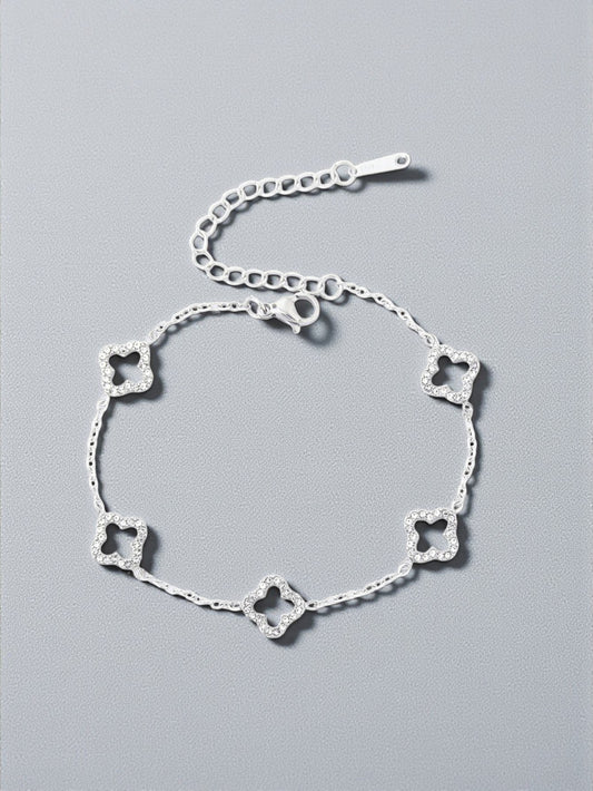 Fijne armband met klavertjes