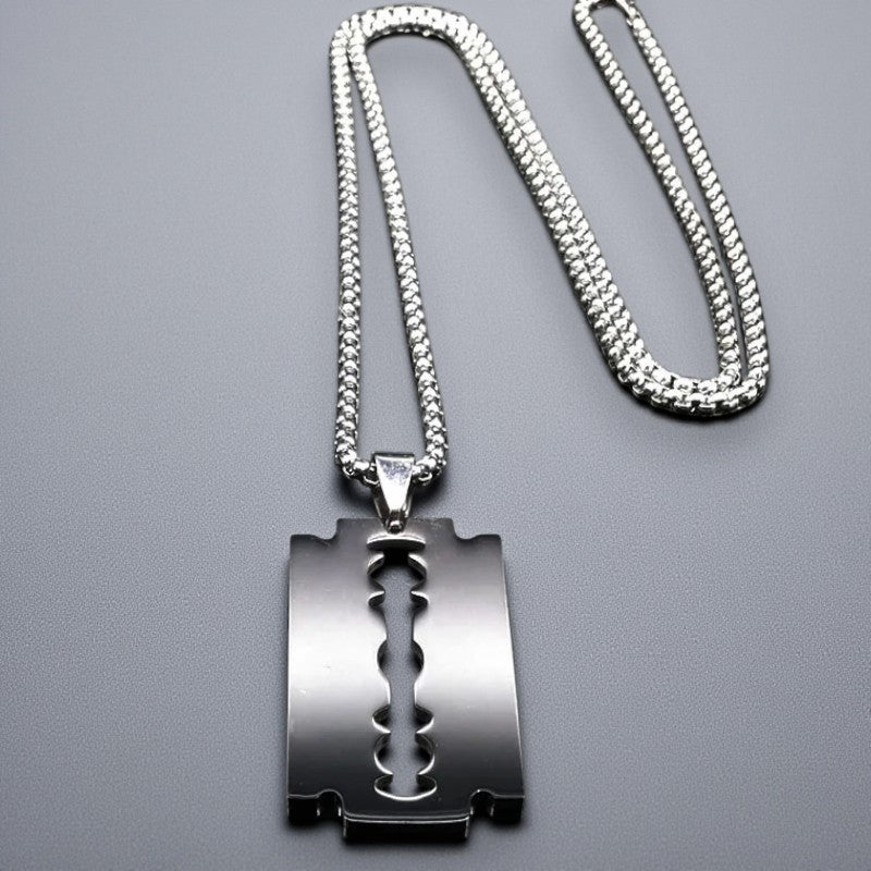 Halsketting met scheermesje