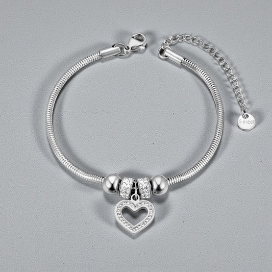 Soepele slangenarmband met verschillende bedels