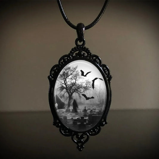 Gothic koordketting met amulet met verschillende afbeeldingen