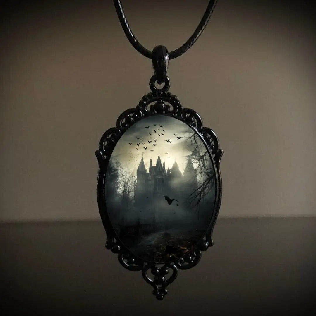 Gothic koordketting met amulet met verschillende afbeeldingen