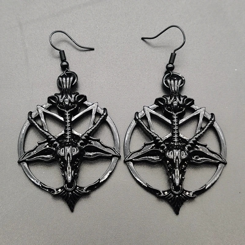 Gothic oorbellen met geitenschedel pentagram in cirkel