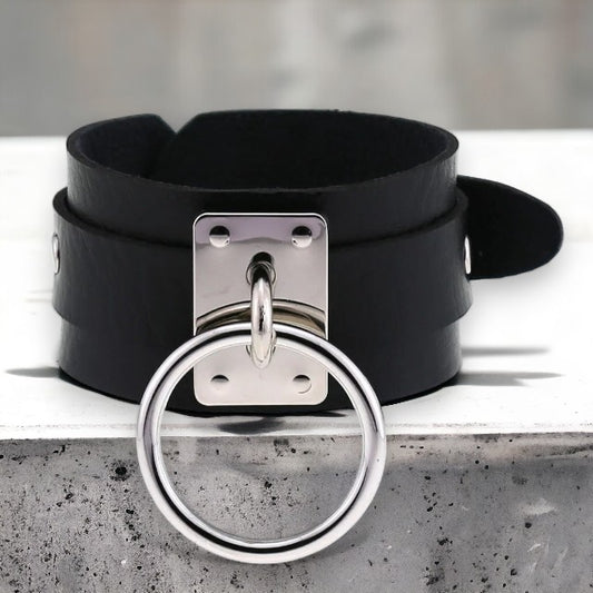 Lederen armband met grote ronde ring