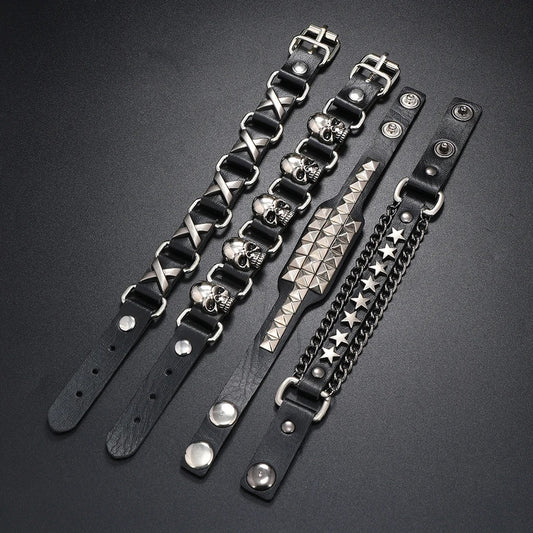 Set Van 4 lederen Gothic armbanden met verschillende afwerking