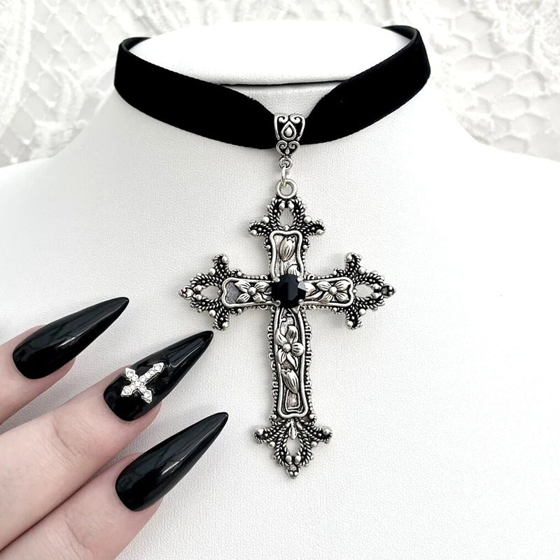 Gothic lint-choker met groot kruis met steen