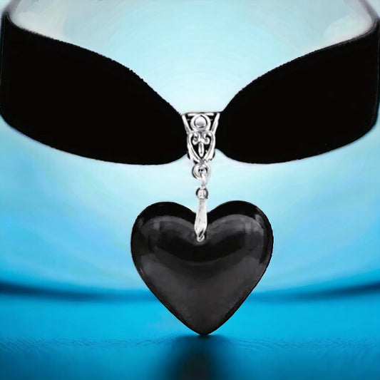 Zwarte Gothic lintchoker met hartje