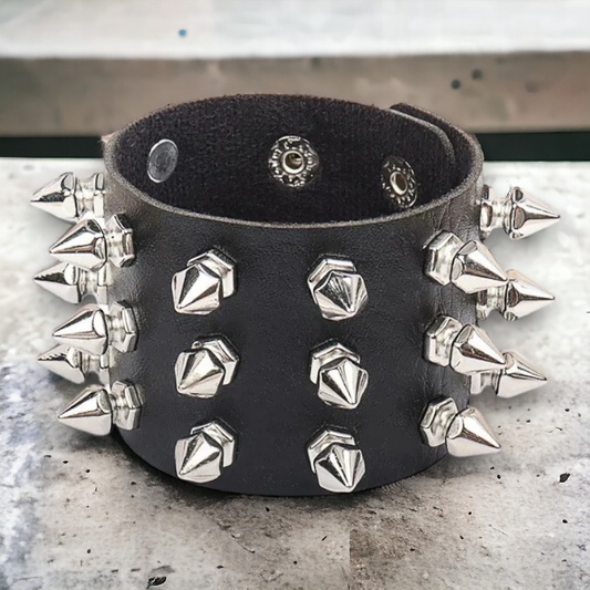 Gothic armband met 3 rijen spikes