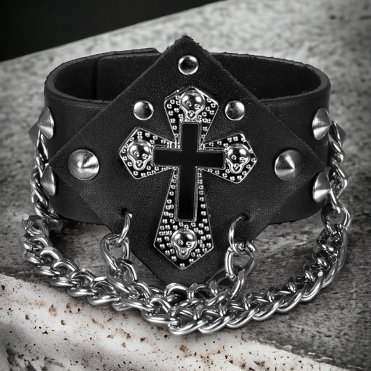 Lederen Gothic armband met kruis, spikes en kettingen